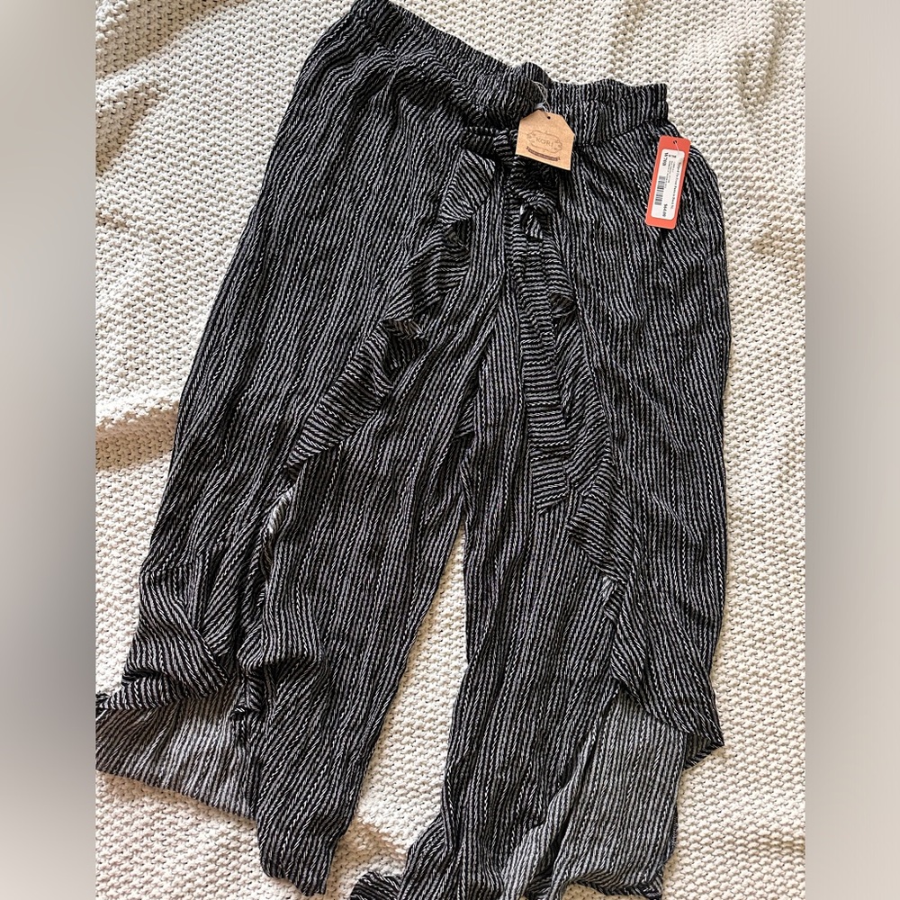 🥳BRAND NEW!! Kori America Striped Front Pants in black
